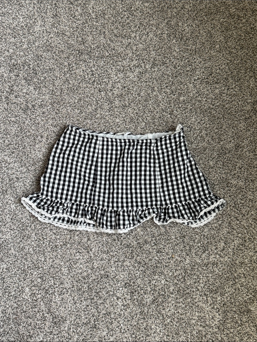 Kimchi Blue - Black & White Gingham Ruffle-Hem Skort